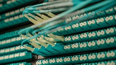 Servizi in banda larga: approvato un regime di buoni per le piccole e medie imprese del valore di 610 milioni di euro